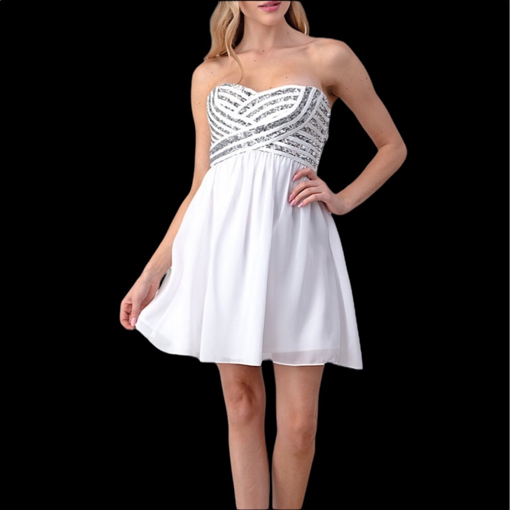 Minuet Women’s Strapless Sequins White Dress